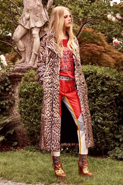 Look 8
